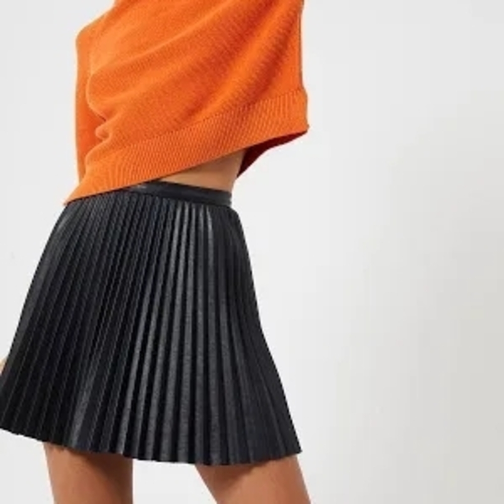 NWT French Connection Black Pleated Mini Skirt